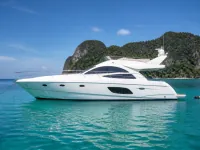 Sealine T52 — 측면