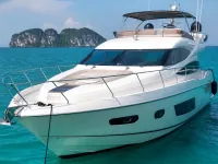 Sunseeker Manhattan 60 — спереди