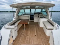 Tiara 43 — รายละเอียด