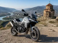 Benelli TRK 702X — الأمام
