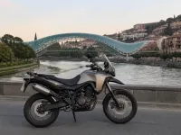 BMW F650GS — الجانب