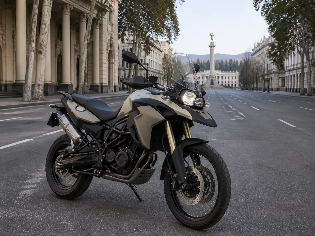 BMW F800GS — الأمام