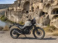 Royal Enfield Himalayan 411 — გვერდი