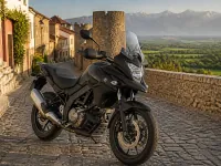 Suzuki DL650 XT V-Strom — спереди
