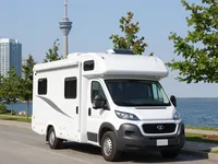 Forest River Sunseeker — vorn