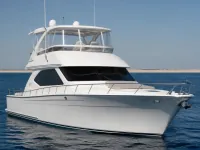 Hatteras 61 Cockpit Motoryacht — vorn