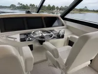 Hatteras 61 Cockpit Motoryacht — Detail