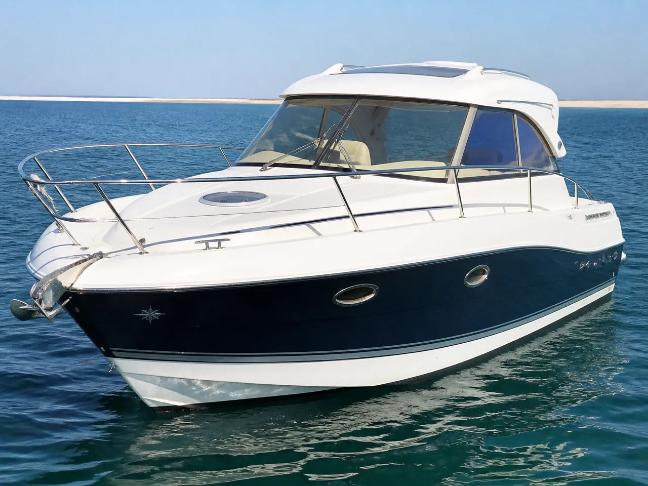 Jeanneau Leader 805 — anteriore