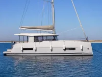 Bavaria Nautitech 40 Open — zijkant