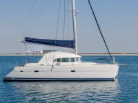 Lagoon 380 — laterale