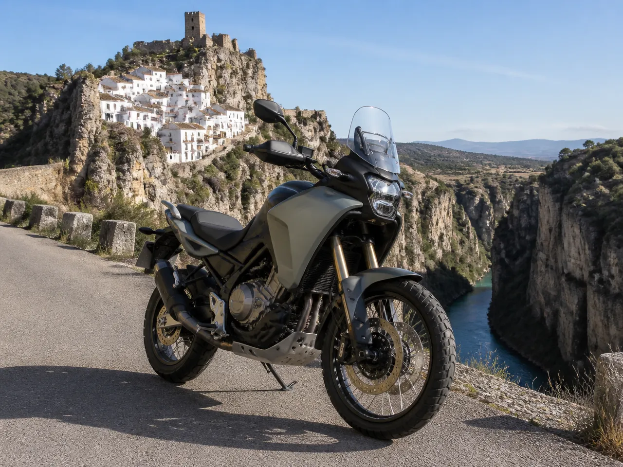 CFMOTO 450MT — anteriore