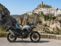 CFMOTO 450MT — laterale