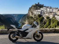 CFMOTO 675SR-R — seitlich