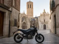 Husqvarna Svartpilen 701 ABS — laterale