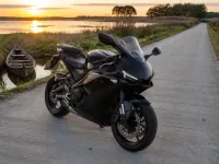 Yamaha R9 — front