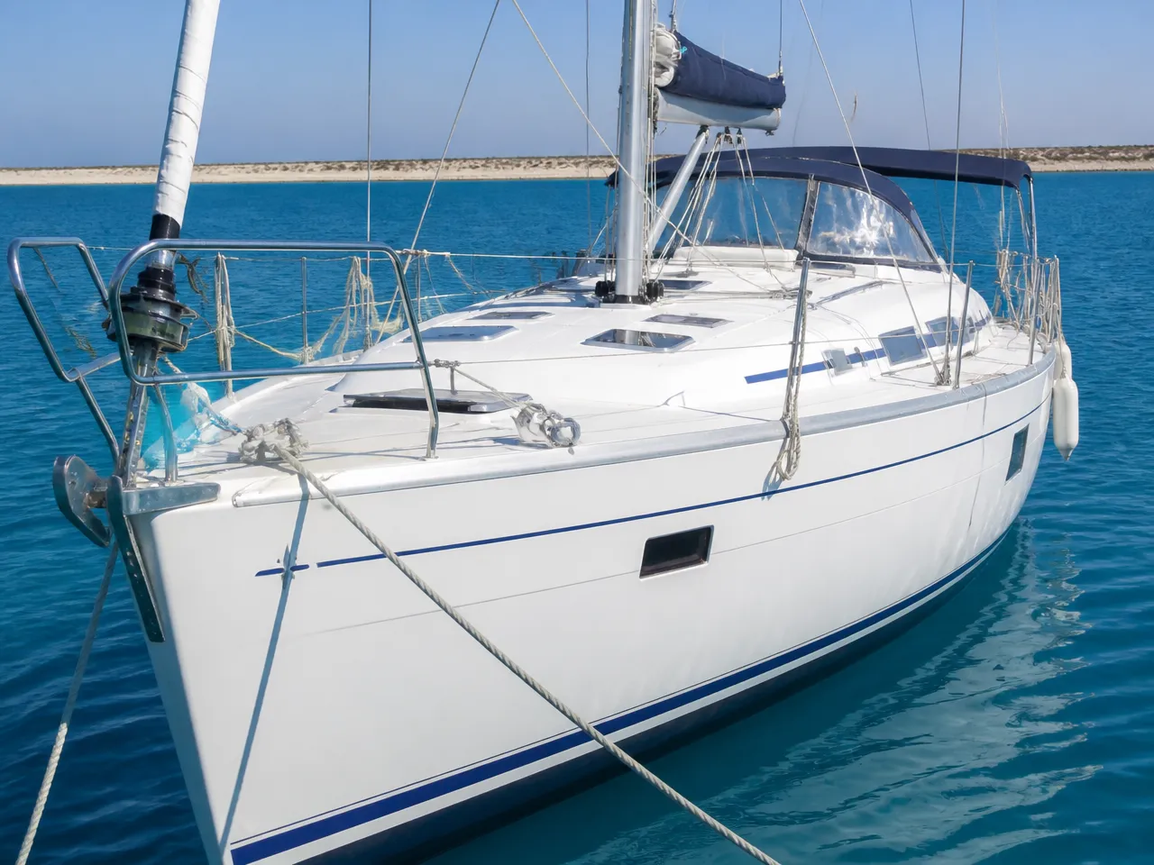 Bavaria 44 — voorzijde