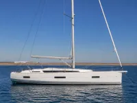 Beneteau 50 — seitlich