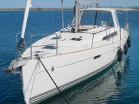Beneteau Oceanis 45 — frontal