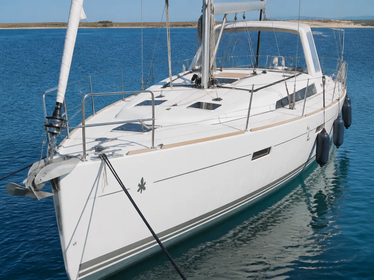 Beneteau Oceanis 45 — frontal