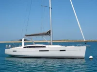 Beneteau Oceanis 45 — lateral