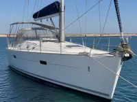 Beneteau Oceanis 510 — voorzijde