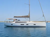 Dufour 525 Grand Large — side