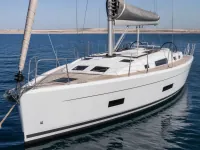 Hanse 388 — voorzijde