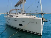 Hanse 445 — спереди