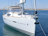Jeanneau Sun Odyssey 439 — спереди