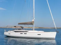 Jeanneau Sun Odyssey 439 — сбоку