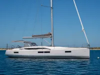 Jeanneau Sun Odyssey 490 — seitlich