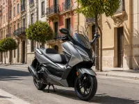 Honda Forza 125 ABS — voorzijde