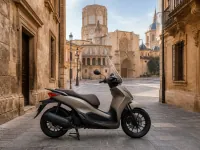 Piaggio Beverly 300 — laterale