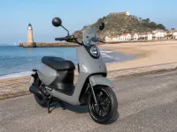 Urban Motors Urban D80 — frontal